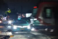 Taksi listrik Green SM yang tertabrak KRL di Bekasi