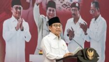 Menko Pemberdayaan Masyarakat Abdul Muhaimin Iskandar saat memberikan pidato dalam acara Satu Tahun Sekolah Rakyat di Jakarta